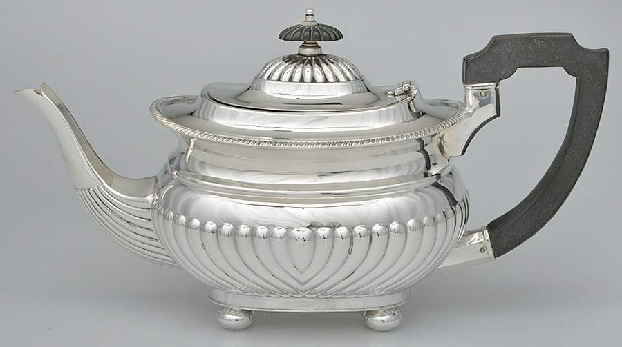 Dearden (Silverplate, Hollowware) Teapot by Sheffield Silver Co (England)-1