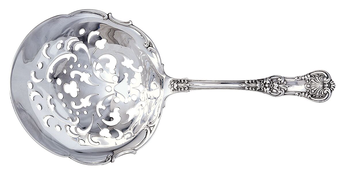 English King (Sterling, 1885, No Monograms) Pierced Saratoga Chips Server by Tiffany & CO SILVER-1