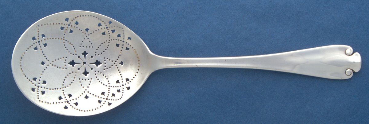 Flemish (Sterling, 1911, No Monograms) Solid Pierced Egg Server by Tiffany & CO SILVER-1