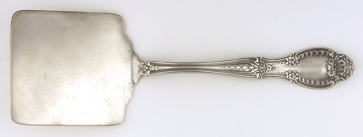 Richelieu (Sterling, 1892, No Monograms) Solid Waffle Server by Tiffany & CO SILVER-1