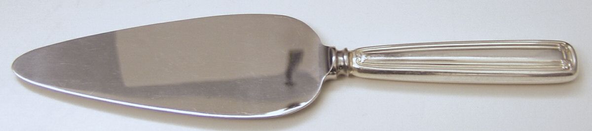 St. Dunstan (Sterling, 1909, No Monograms) Cake Knife with Stainless Blade by Tiffany & CO SILVER-1