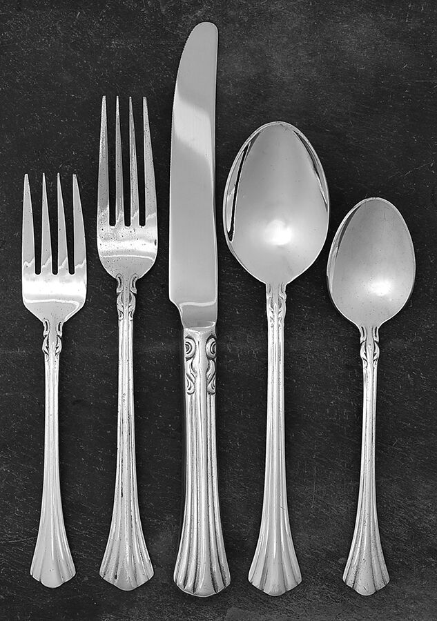 Classic Plume (Silverplate, 1986) 5 Piece Place Setting by Towle Silver-1