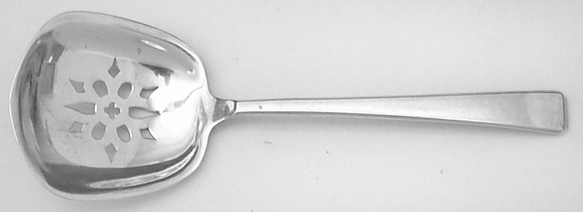 Craftsman (Sterling, 1932) Solid Bon Bon Spoon with Pierced Bowl by Towle Silver-1
