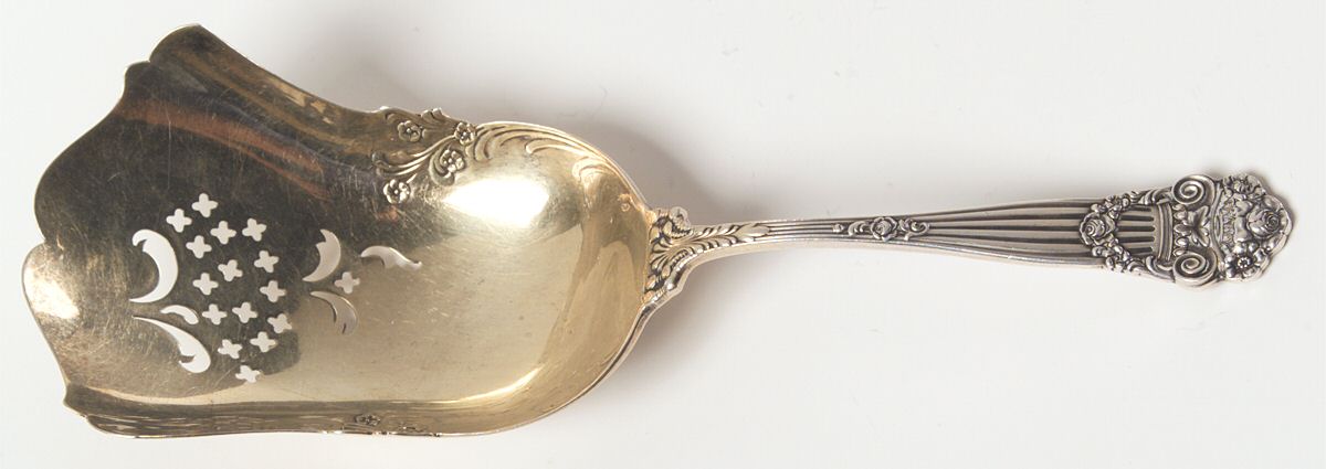 Georgian (Sterling, 1898, Old) Pierced Saratoga Chips Server by Towle Silver-1