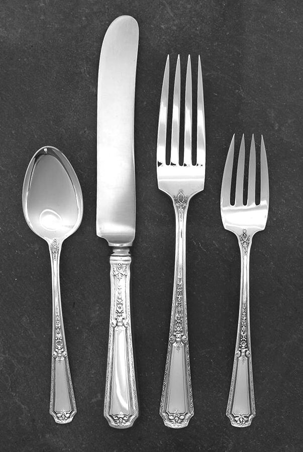Louis XIV (Sterling, 1924, No Monograms) 32  Piece Estate Set by Towle Silver-1
