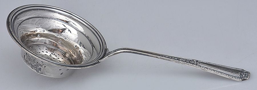 Louis XIV (Sterling, 1924, No Monograms) Solid Individual Overcup Tea Strainer by Towle Silver-1