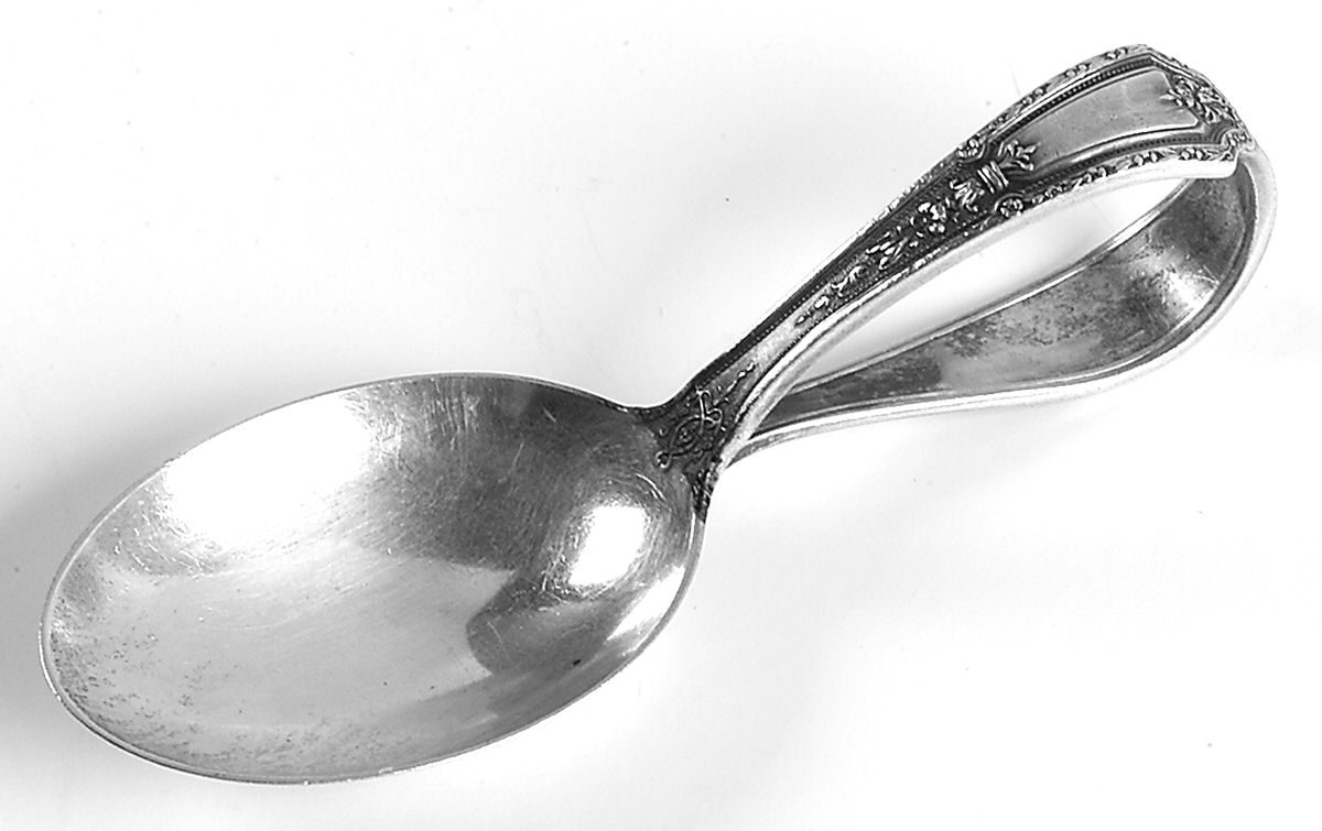 Louis XIV (Sterling, 1924, No Monograms) Curved Handle Baby Spoon by Towle Silver-1