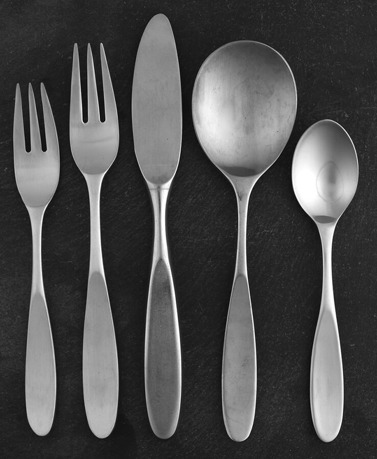 Magnum (Stainless, Japan-Korea-Vietnam) 40  Piece Estate Set by Towle Silver-1