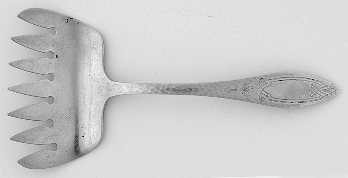 Merrimack (Sterling, 1916) Large Solid Tined Sardine Serving Fork by Towle Silver-1