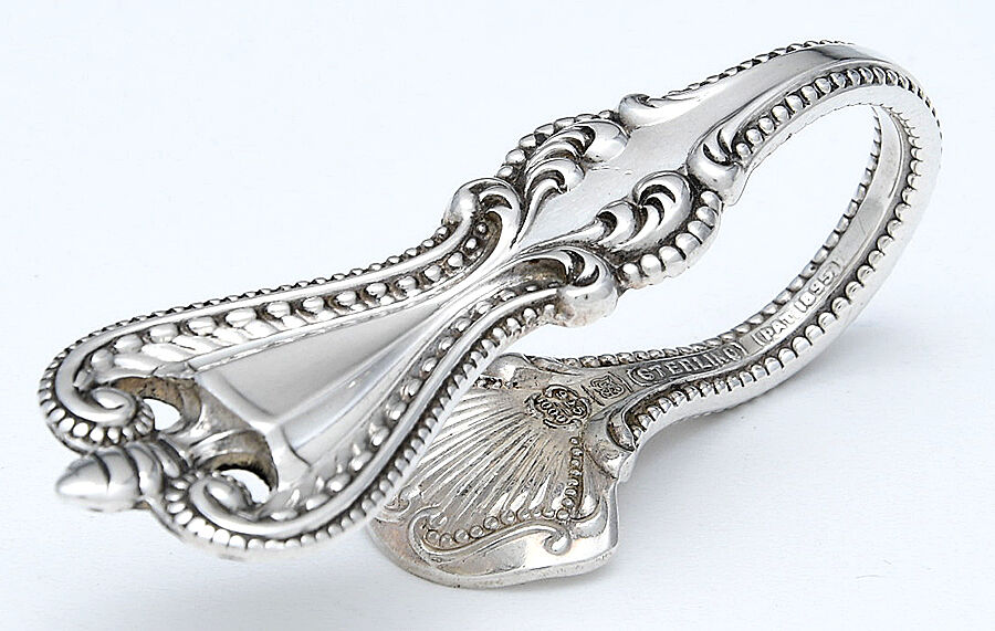 Old Colonial (Sterling, 1895, No Monograms) Napkin Clip HC by Towle Silver-1