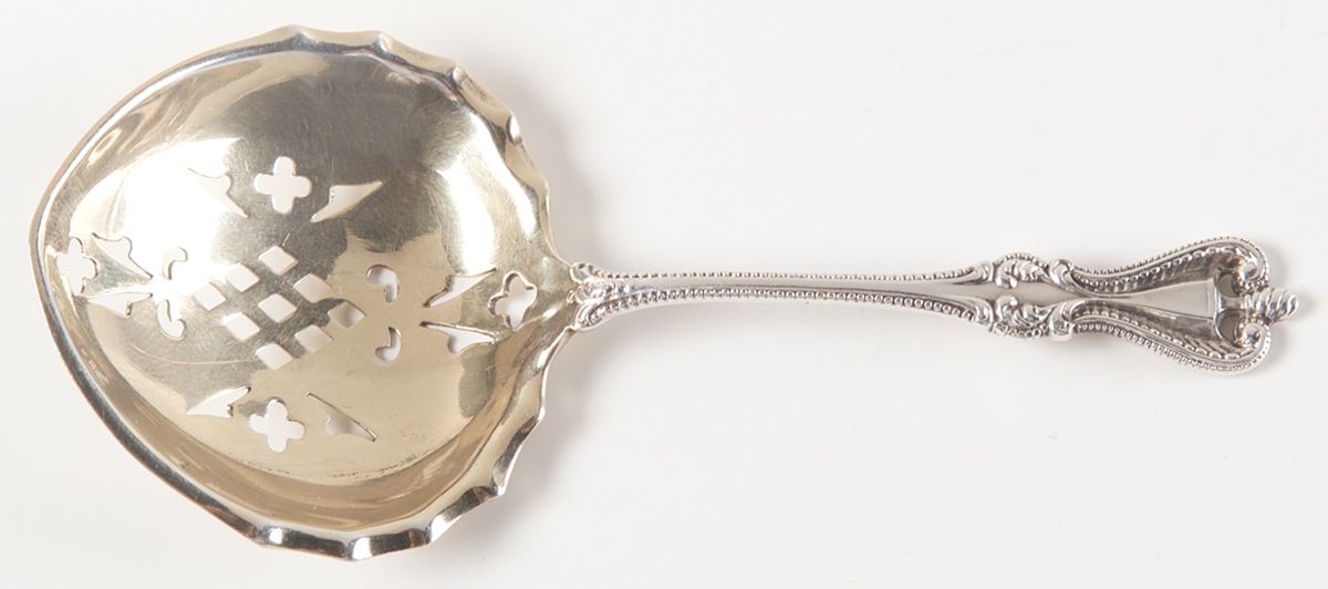 Old Colonial (Sterling, 1895, No Monograms) Pierced Almond Spoon by Towle Silver-1