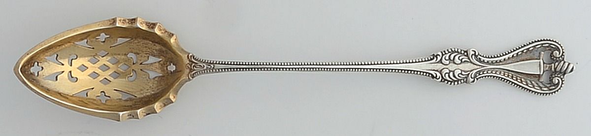 Old Colonial (Sterling, 1895, No Monograms) Pierced Bowl Short Handle Olive Spoon by Towle Silver-1