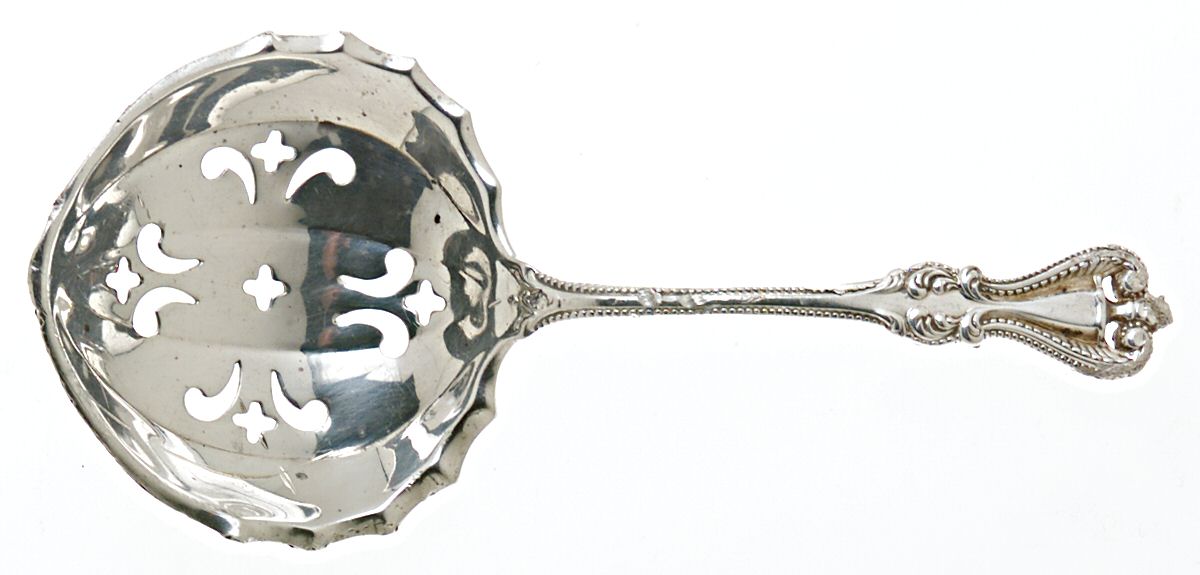Old Colonial (Sterling, 1895, No Monograms) Pierced Almond Spoon by Towle Silver-1