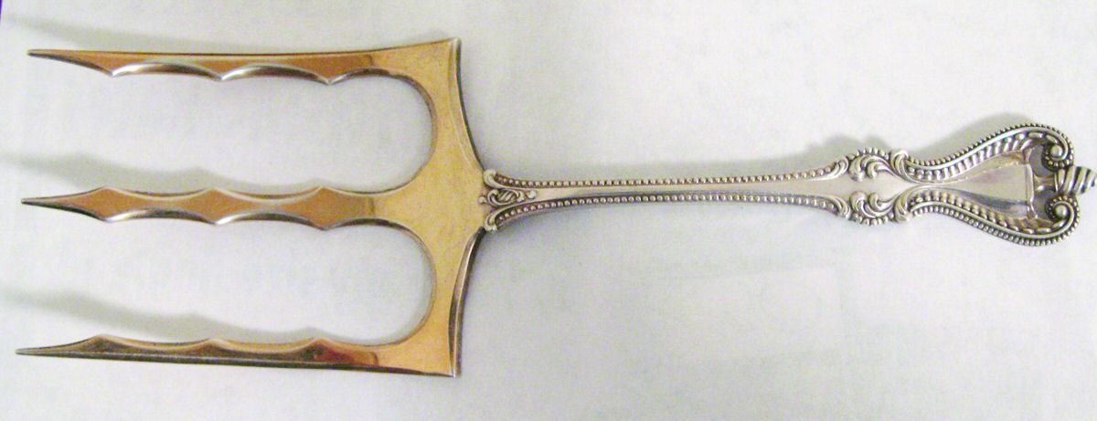 Old Colonial (Sterling, 1895, No Monograms) Solid Bread Serving Fork by Towle Silver-1