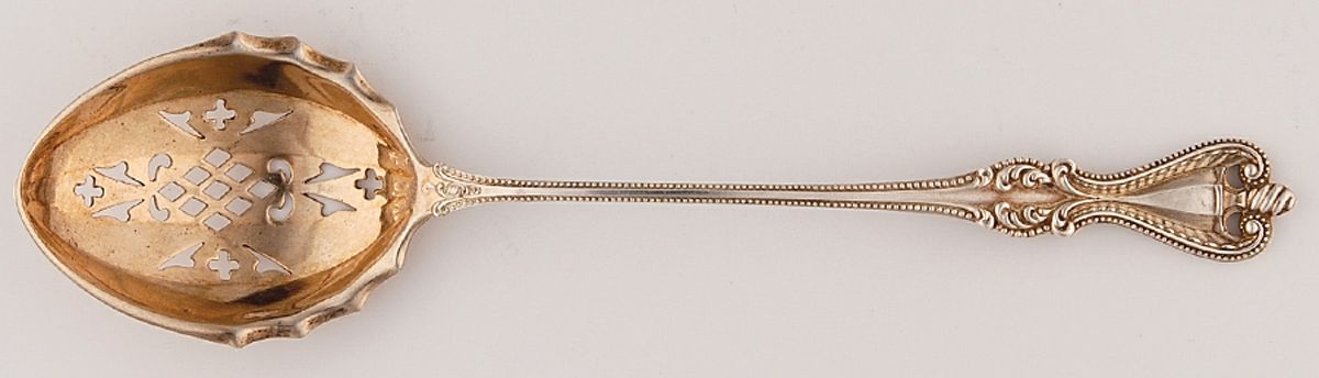 Old Colonial (Sterling, 1895, No Monograms) Large Sugar Sifter by Towle Silver-1