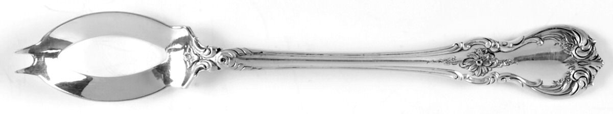 Old Master (Sterling, 1942) Pierced Bowl Short Handle Olive Spoon by Towle Silver-1
