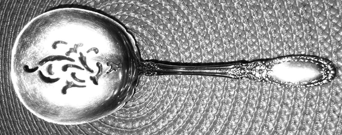 Old Mirror (Sterling, 1940) Solid Bon Bon Spoon with Pierced Bowl by Towle Silver-1