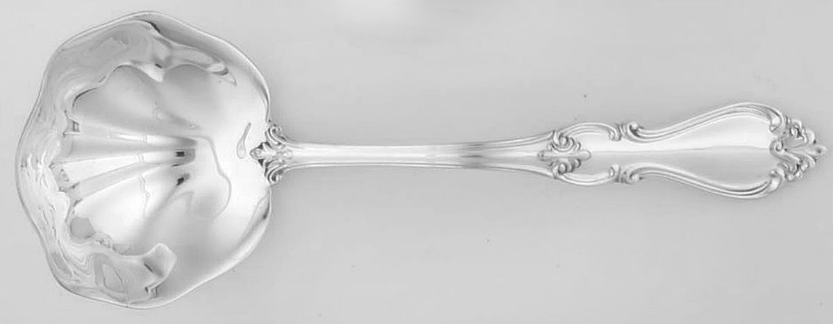Queen Elizabeth I (Sterling, 1970, No Monograms) Solid Gravy Ladle by Towle Silver-1