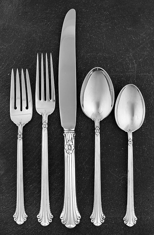 Silver Plumes (Sterling, 1939, No Monograms) 40  Piece Estate Set by Towle Silver-1