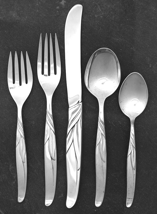 Southwind (Sterlng, 1952) 40 Piece Estate Set by Towle Silver-1
