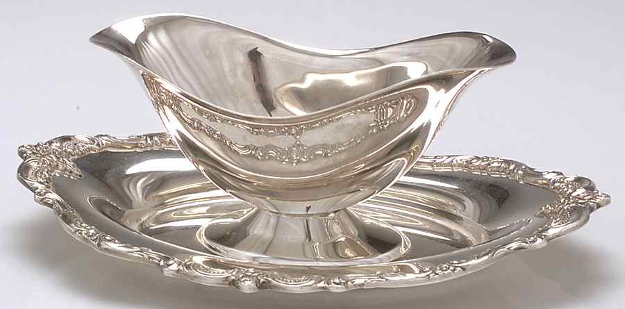 El Grandee (Silverplate Hollowware) Plated Gravy Boat with Attached Underplate by Towle Silver-1