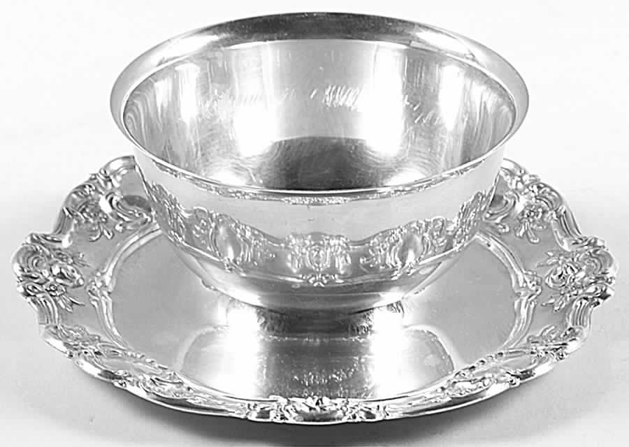 Old Master-Embossed(Silverplate, Roses-Scrolls) Sauce/Gravy Boat by Towle Silver-1