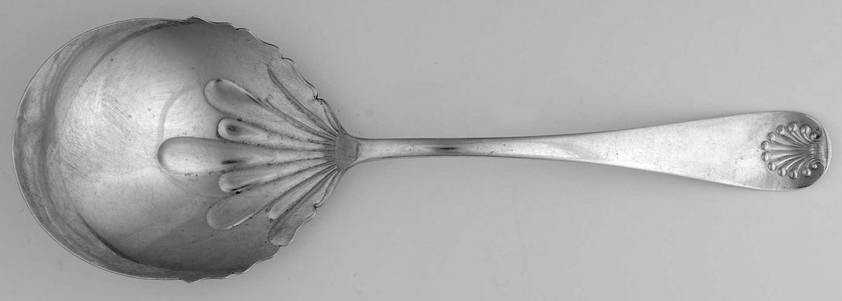 Shell (Sterling, 1889-1890) Large Solid Berry/Casserole Spoon by Towle Silver-1
