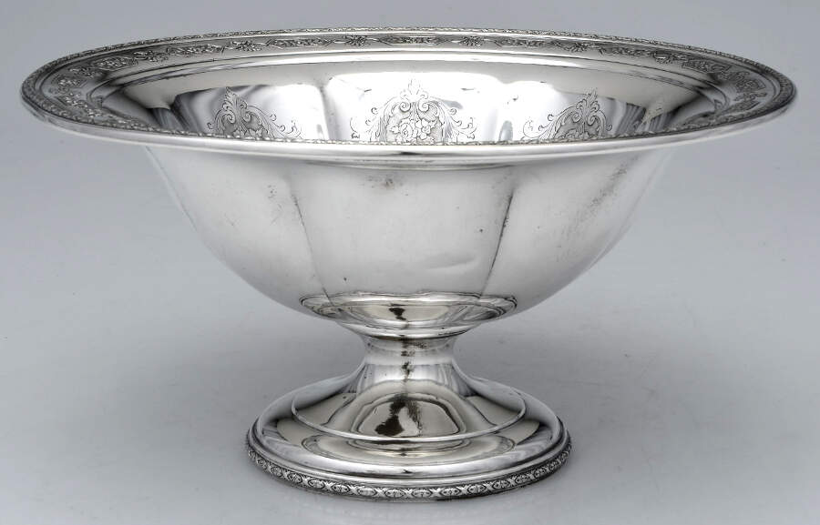 Louis XIV (Sterling, Hollowware) 10" Round Footed Centerpiece by Towle Silver-1