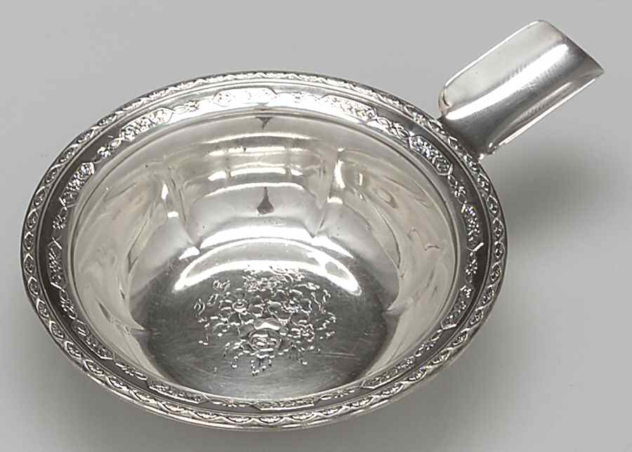 Louis XIV (Sterling, Hollowware) Ashtray by Towle Silver-1
