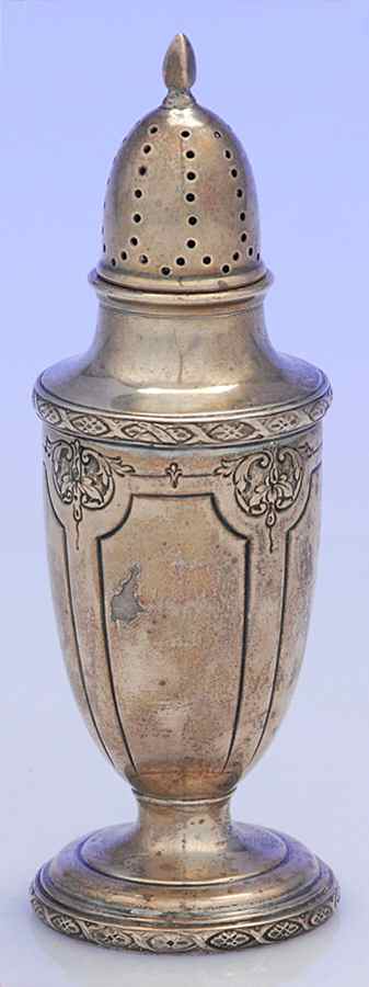 Louis XIV (Sterling, Hollowware) Pepper Shaker by Towle Silver-1