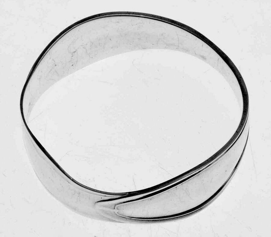 Mary Chilton (Sterling, Hollowwaree) Round Napkin Ring by Towle Silver-1