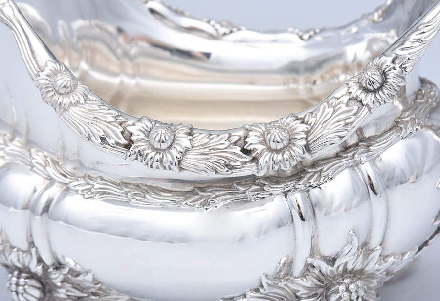 Chrysanthemum (Strl, 1880, Hlwr, 925-1000, FloralEdge) Sauce Boat & Liner by Tiffany & CO SILVER-3
