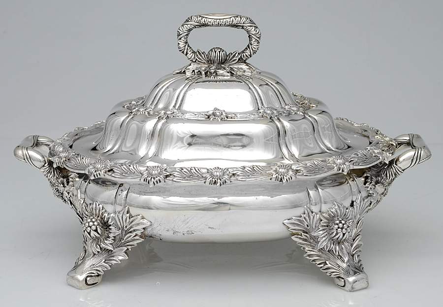 Chrysanthemum (Strl, 1880, Hlwr, 925-1000, FloralEdge) 14" Oval Footed Entree Server & Lid by Tiffany & CO SILVER-1