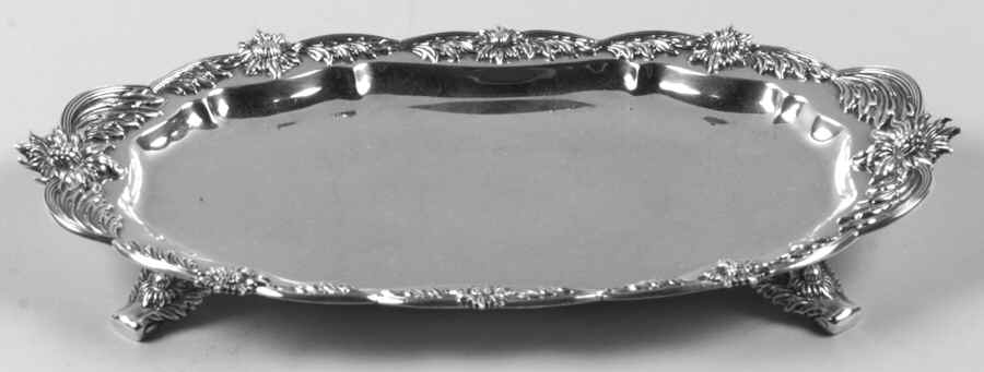 Chrysanthemum (Strl, 1880, Hlwr, 925-1000, FloralEdge) 4-Toed Oval Sterling Tray by Tiffany & CO SILVER-1