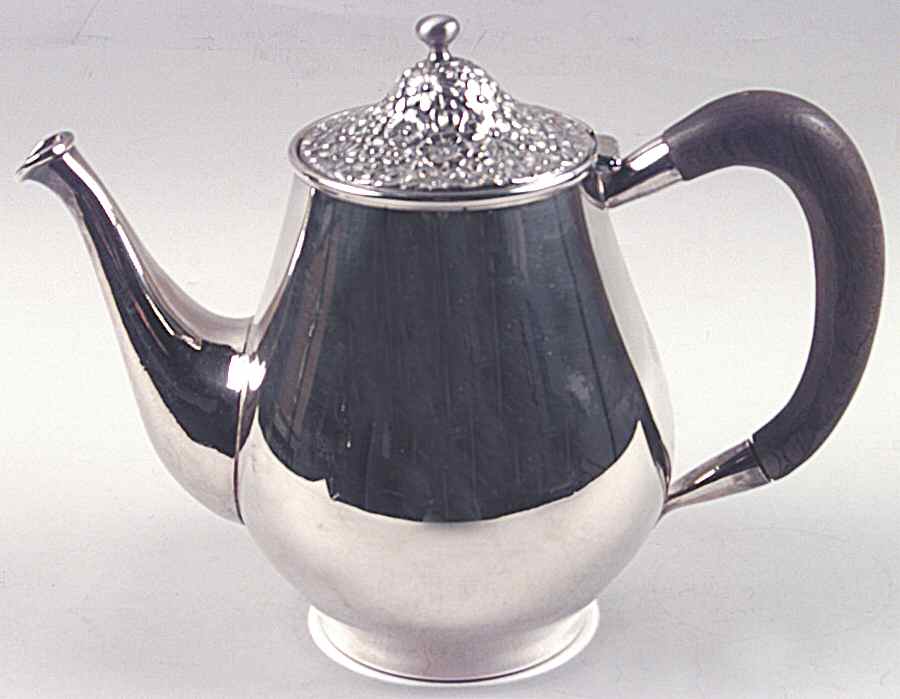 Contessina (Silverplate, Hollowware) Silverplate Coffee Pot by Towle Silver-1