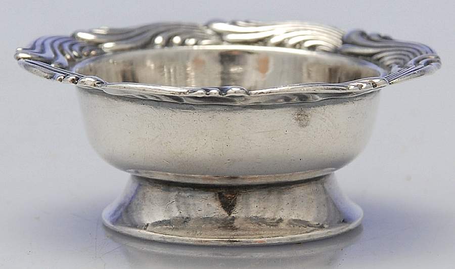 Wave Edge (Sterling, 1884, Waves, Hollowware) Individual Mini Open Salt by Tiffany & CO SILVER-1