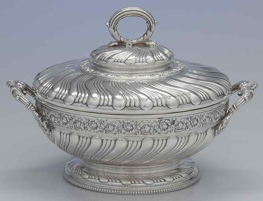 Wave Edge (Sterling, 1884, Waves, Hollowware) 1 Quart Round Covered Casserole by Tiffany & CO SILVER-1