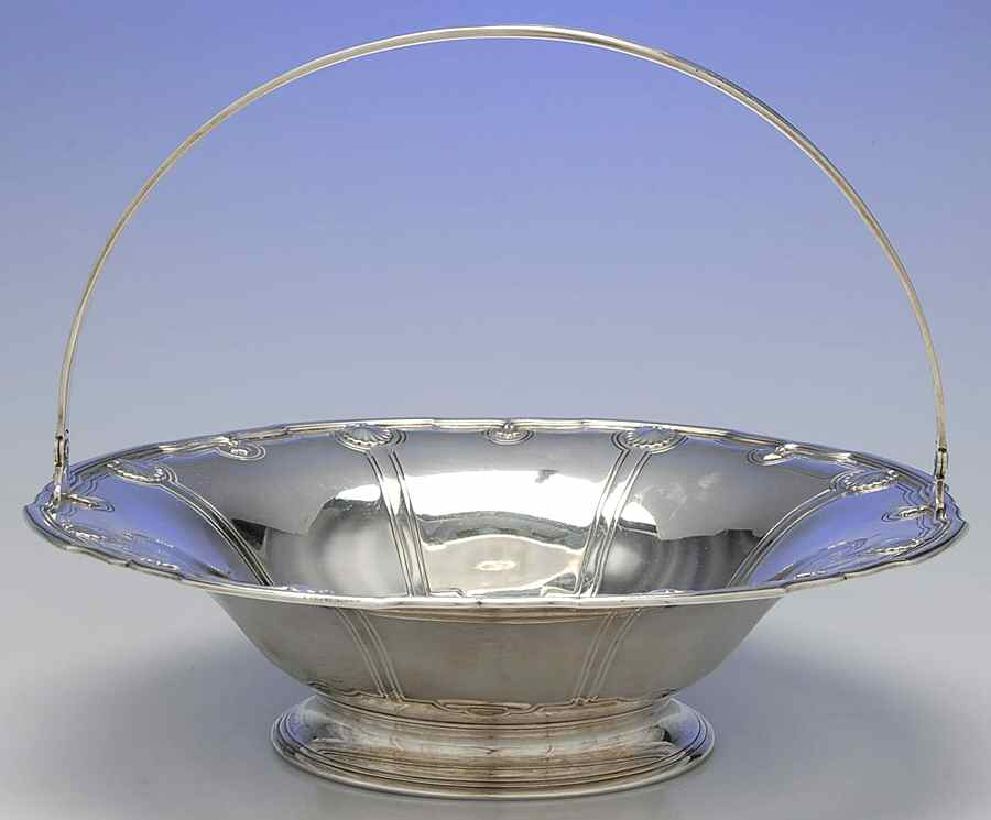 Shell & Thread (Sterling, Hollowware) 11" Round Handled Pedestal Basket by Tiffany & CO SILVER-1