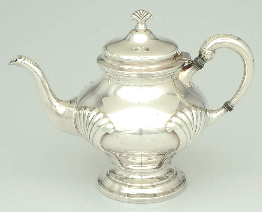 Onslow (Silverplate, Hollowware) Teapot by Tuttle-1