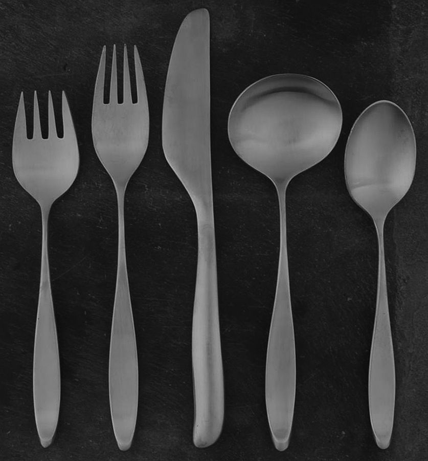 Design 2 (Stainless, Japan) 5 Piece Place Setting by Towle Silver-1