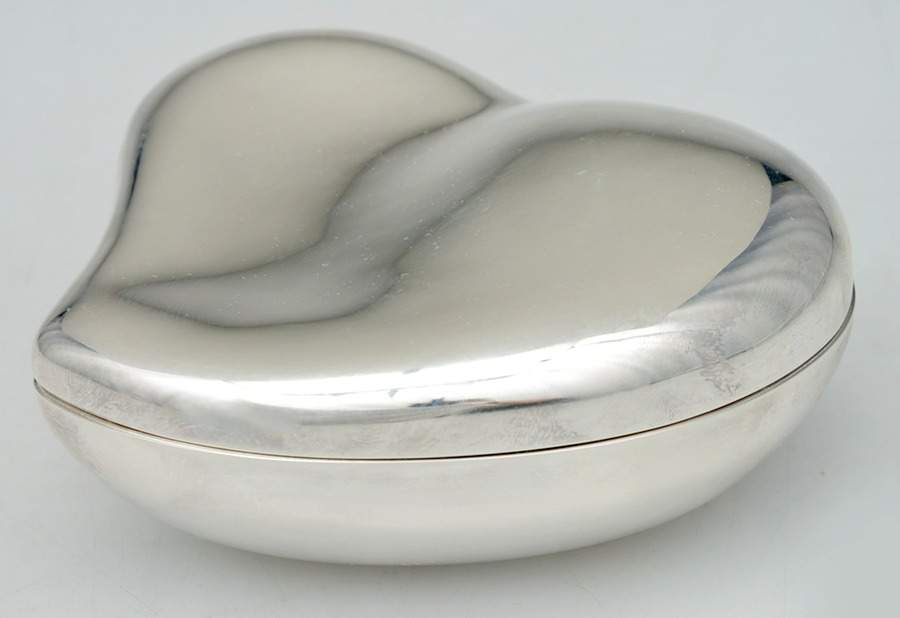 Elsa Peretti Giftware (Sterling, Hollowware) Heart Box by Tiffany & CO SILVER-1