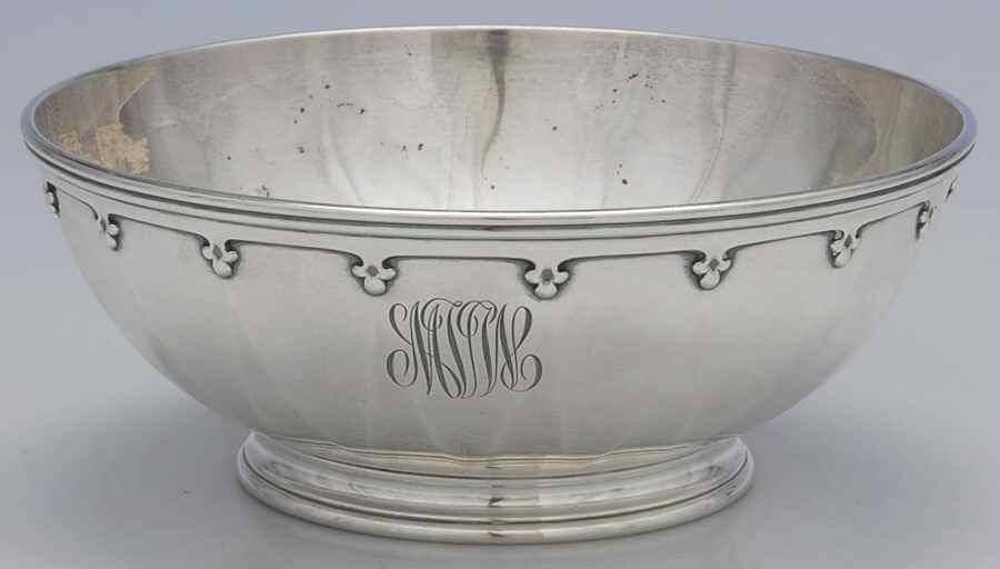 St. Dunstan (Sterling, Hollowware) 8" Round Vegetable by Tiffany & CO SILVER-1