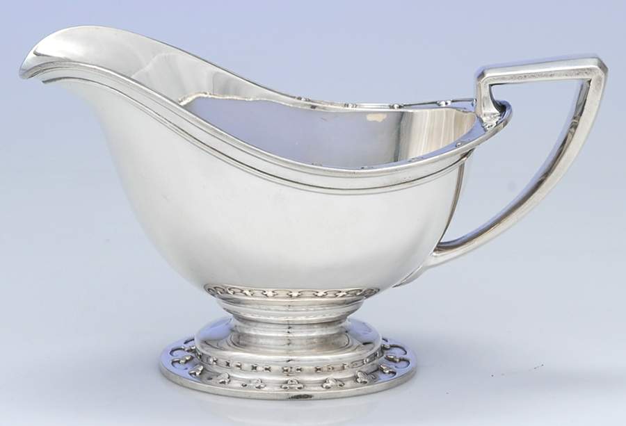 St. Dunstan (Sterling, Hollowware) Gravy Boat No Underplate by Tiffany & CO SILVER-1