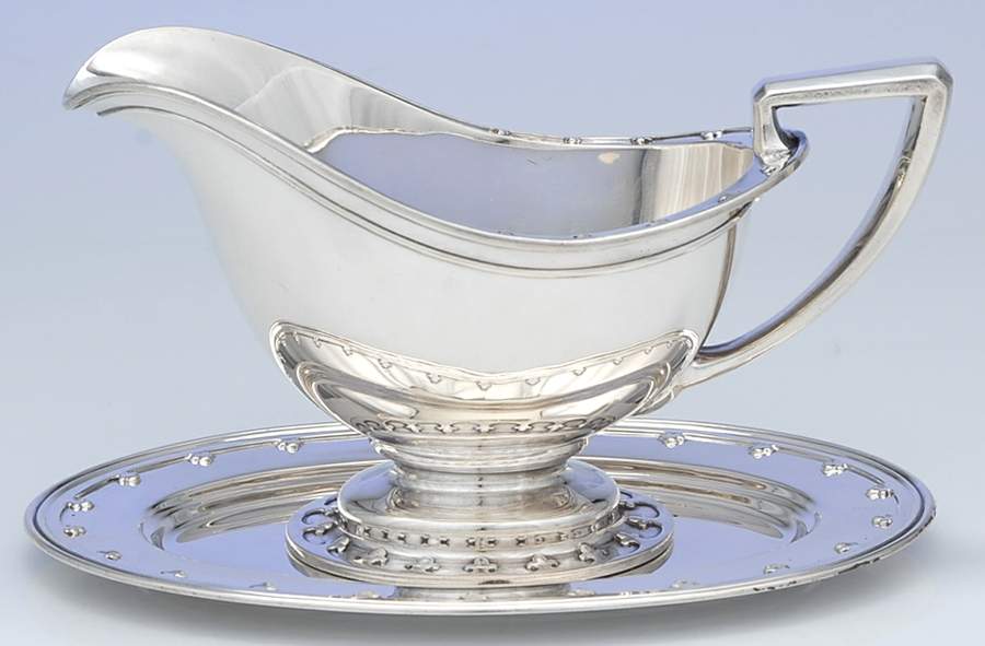 St. Dunstan (Sterling, Hollowware) Gravy Boat & Underplate by Tiffany & CO SILVER-1
