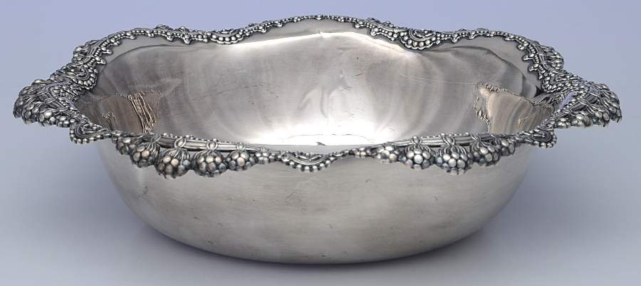 16152 (Sterling, Hollowware) 10" Round Vegetable Bowl by Tiffany & CO SILVER-1
