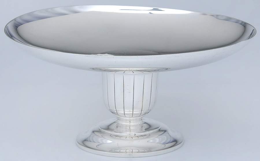 1550 (Sterling, Hollowware) 11" Round Pedestal Centerpiece by Towle Silver-1
