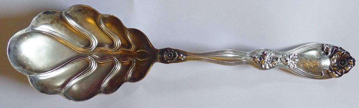 La Fleurette (Sterling, 1904) Small Solid Berry/Casserole Spoon by Unger Brothers-1