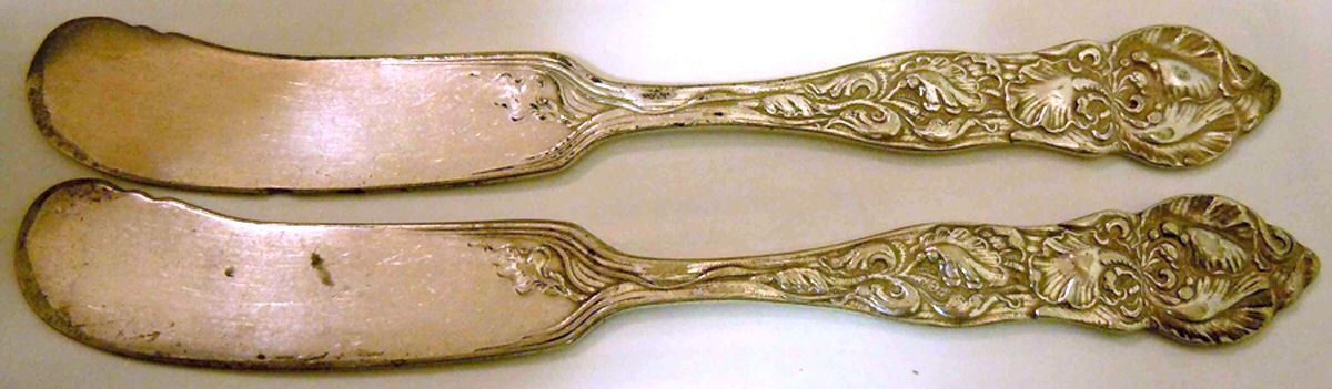UNF115  (Silverplate) Flat Handle Butter Spreader by Unknown Mfg Silver-1
