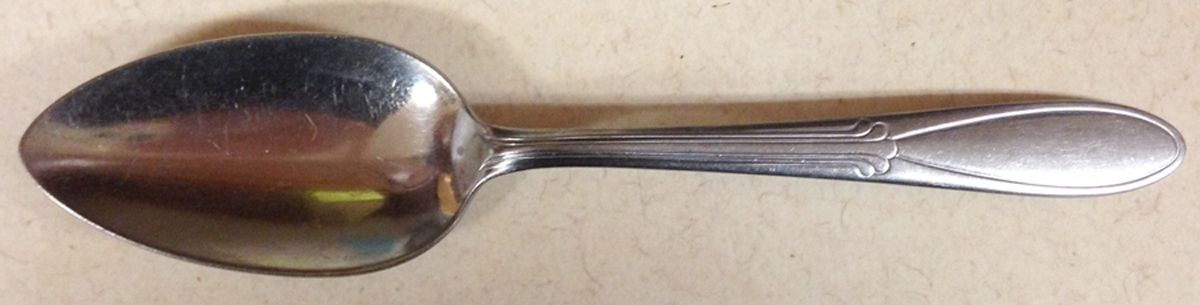 UNF282 (Stainless) Place/Oval Soup Spoon by Unknown Mfg Silver-1
