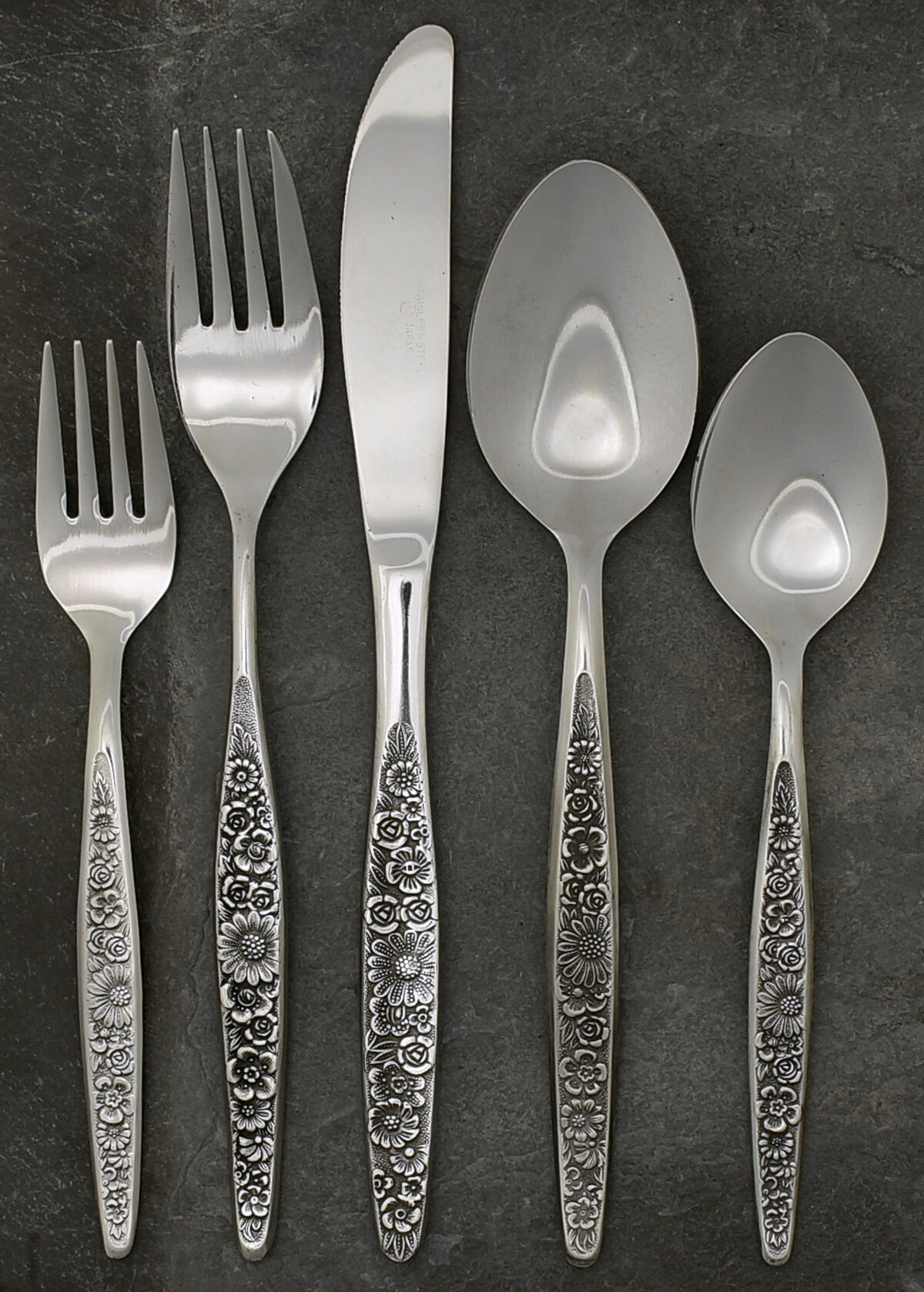 UNF293 (Stainless) 5 Piece Place Setting by Unknown Mfg Silver-1